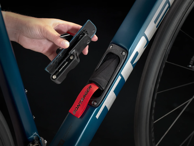 Trek Domane SL 6 Gen 3 Disc Carbon Road Bike 2023 in Satin Dark Aquatic-6